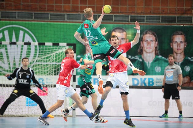 v l Max Darj Bergischer HC 5 , Magnus Gullerud TSV GWD Minden 21 , Marian Michalczik TSV GWD Minden 22 , Csaba Szuecs Bergischer HC 20 GER, Handball, 1 Bundesliga, TSV GWD Minden vs. Bergischer HC, 22 12 2019 Minden Copyright: xStrohdiekx Eibner-Pressefotox EP_jsk
