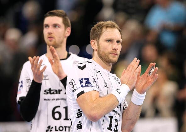 Photo sad faces at THW here Steffen Weinhold Kiel and behind Hendrik Pekeler Handball Men 1 Bundesliga at So 22 12 2019 THW Kiel HSG Wetzlar 20 27