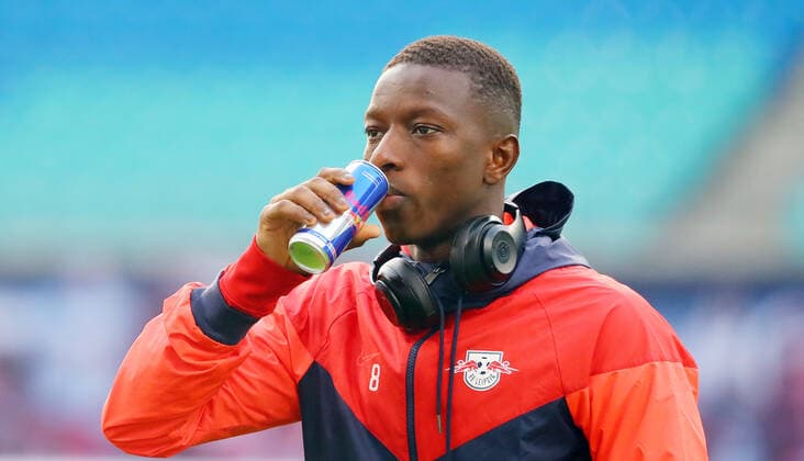 RB Leipzig Augsburg Fussball Bundesliga Leipzig, 21 12 2019, Red Bull Arena, Football, Bundesliga, 17 Matchday , RB Leipzig vs FC Augsburg 3 1 0 1 , Pitchwalk Im Bild Amadou Haidara 8, RB Leipzig , DFL regulations prohibit any use of photographs as image sequences and or quasi video ,