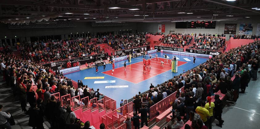 Volleyball 1. Bundesliga Saison 2019 2020 TV Rottenburg - Helios Grizzlys Giesen 22.12.2019 Uebersicht Paul Horn Arena, Zuschauer *** Volleyball 1 Bundesliga season 2019 2020 TV Rottenburg Helios Grizzlys Giesen 22 12 2019 Overview Paul Horn Arena, spectators
