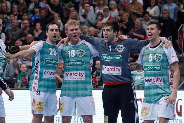 26 12 2019, TUI Arena, Hanover, League game, 1 Bundesliga, TSV Hanover Burgdorf vs TVB Stuttgart, in the picture Christian Ugalde Garcia 23, Han Burgdorf , Alfred Joensson 18, Han Burgdorf , Domenico Ebner 1, Han Burgdorf and Ivan Martinovic 5, Han Burgdorf rejoice after the victory over Stuttgart TSV Hanover Burgdorf vs TVB Stuttgart