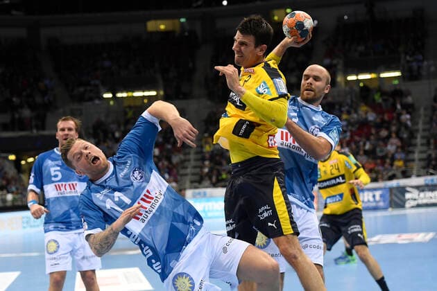 Handball Bundesliga 19 Matchday Bergischer HC Rhein Neckar Löwen on 26 12 2019 in the ISS Dome in Düsseldorf Rhein Neckar Löwe Andy Schmid No 2 against BHCs Arnor Thor Gunnarsson No 11 WD