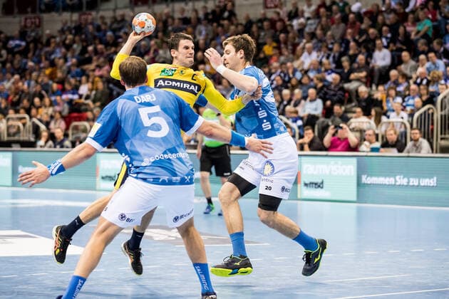 1 Handball Bundesliga Bergischer HC Rhein Neckar Loewen 26 12 2019 Andy Schmid 2, Rhein Neckar Loewen , Csaba Szuecs 20, Bergischer Handball Club , 1 Handball Bundesliga, Bergischer HC Rhein Neckar Loewen, ISS Dome, Duesseldorf Copyright: xBEAUTIFULxSPORTS Wunderlx