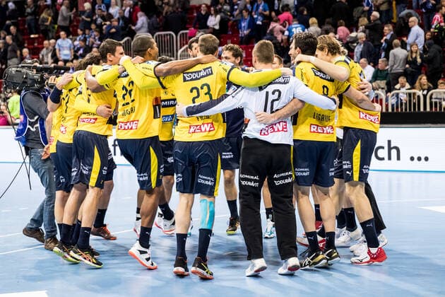 1 Handball Bundesliga Bergischer HC Rhein Neckar Loewen 26 12 2019 The Rhein Neckar Loewen celebrate the victory, 1 Handball Bundesliga, Bergischer HC Rhein Neckar Loewen, ISS Dome, Duesseldorf Copyright: xBEAUTIFULxSPORTS Wunderlx