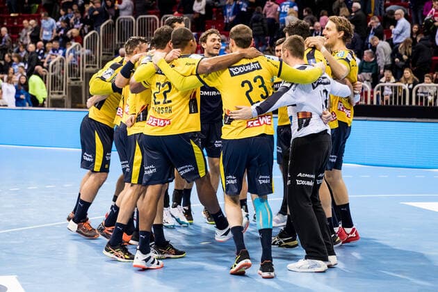 1 Handball Bundesliga Bergischer HC Rhein Neckar Loewen 26 12 2019 The Rhein Neckar Loewen celebrate the victory, 1 Handball Bundesliga, Bergischer HC Rhein Neckar Loewen, ISS Dome, Duesseldorf Copyright: xBEAUTIFULxSPORTS Wunderlx