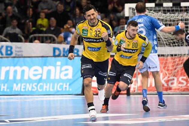 Handball Bundesliga 19 Matchday Bergischer HC Rhein Neckar Leuven on 26 12 2019 in the ISS Dome in Düsseldorf Cheering near Rhein Neckar Leuven Alexander Petersson No 32 WD