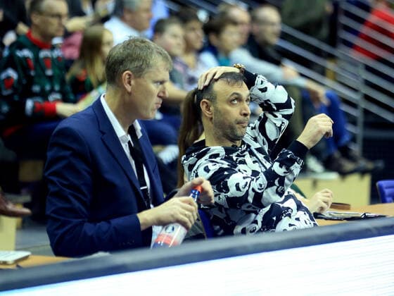 GER, DHB, 1 HBL, FUECHSE BERLIN VS SC DHfK LEIPZIG 26 12 2019, Max Schmeling Halle, Berlin, GER, DHB, 1 HBL, FUECHSE BERLIN VS SC DHfK LEIPZIG, DHB regulations prohibit any use of photographs as image sequences and or quasi video im Bild Manager Bob Hanning Fuechse Berlin , Volker Zerbe Fuechse Berlin nordphotox xEngler nph00076