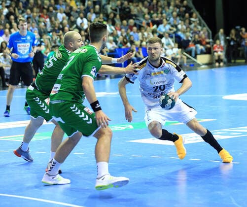 GER, DHB, 1 HBL, FUECHSE BERLIN VS SC DHfK LEIPZIG 26 12 2019, Max Schmeling Halle, Berlin, GER, DHB, 1 HBL, FUECHSE BERLIN VS SC DHfK LEIPZIG, DHB regulations prohibit any use of photographs as image sequences and or quasi video in image Paul Drux Fuechse Berlin 95 , Fabian Wiede Fuechse Berlin 3 , Philipp Weber SC DHfK Leipzig 20 nordphotox xEngler nph00076