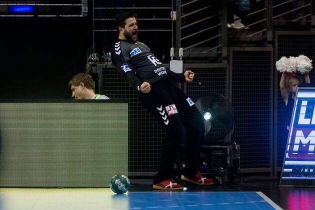 26 12 2019, xfrx, Handball Bundesliga, Fuechse Berlin SC DHfK Leipzig emspor, v l Martin Ziemer Fuechse Berlin DFL DFB REGULATIONS PROHIBIT ANY USE OF PHOTOGRAPHS as IMAGE SEQUENCES and or QUASI VIDEO Berlin