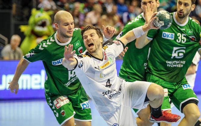 26 12 2019, Handball, 1 Bundesliga, 19 Matchday, Füchse Berlin SC DHfK Leipzig, Max Schmeling Halle Patrick Wiesmach throws the ball on goal Handball 1 Bundesliga Füchse Berlin SC DHfK Leipzig