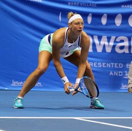 December 27, 2019 - Yanina Wickmayer awaits serve during the Hawaii Open invitational tournament match between Yanina Wickmayer (Belgium) and Danielle Collins (USA) at the Stan Sheriff Center in Honolulu, HI - CSM. Tennis 2019: Hawaii Open DEC27 - ZUMAc04_ 20191227_zaf_c04_079 Copyright: xMichaelxSullivanx