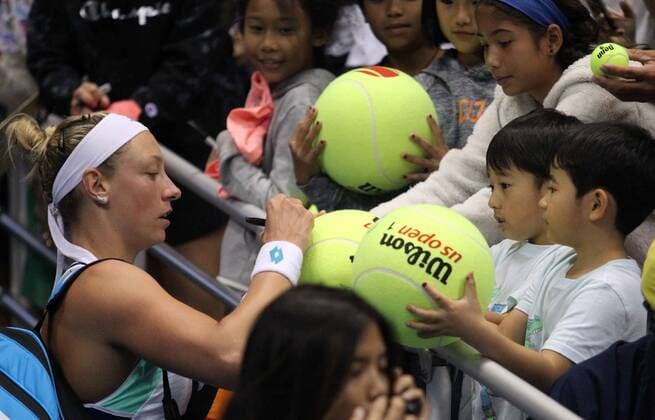 December 27, 2019 - Yanina Wickmayer signs autographs after the Hawaii Open invitational tournament match between Yanina Wickmayer (Belgium) and Danielle Collins (USA) at the Stan Sheriff Center in Honolulu, HI - CSM. Tennis 2019: Hawaii Open DEC27 - ZUMAc04_ 20191227_zaf_c04_088 Copyright: xMichaelxSullivanx