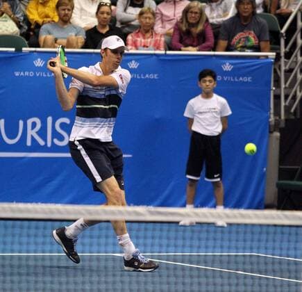 December 27, 2019 - Sam Querrey runs to the net during the Hawaii Open invitational tournament match between Sam Querrey (USA) and Jordan Thompson (Australia) at the Stan Sheriff Center in Honolulu, HI - CSM. Tennis 2019: Hawaii Open DEC27 - ZUMAc04_ 20191227_zaf_c04_091 Copyright: xMichaelxSullivanx