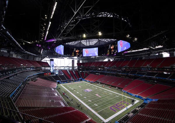 December 28, 2019: A general view of the field prior to NCAA, College League, USA Football game action between the Oklahoma Sooners and the LSU Tigers at Mercedes-Benz Stadium in Atlanta, Georgia. CSM NCAA Football 2019: Chick-fil-A Peach Bowl Oklahoma vs LSU DEC 28 - ZUMAc04_ 20191228_zaf_c04_022 Copyright: xJohnxMersitsx