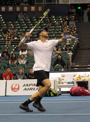 December 28, 2019 - Christian Harrison in a mixed doubles exhibition match at the Hawaii Open invitational tournament between teams Danielle Collins Sam Querrey and Yanina Wickmayer Christian Harrison at the Stan Sheriff Center in Honolulu, HI - CSM Tennis 2019: Hawaii Open DEC28 - ZUMAc04_ 20191228_zaf_c04_527 Copyright: xMichaelxSullivanx