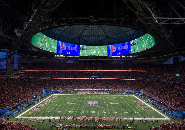 December 28, 2019: A general view during NCAA, College League, USA Football game action between the Oklahoma Sooners and the LSU Tigers at Mercedes-Benz Stadium in Atlanta, Georgia. LSU defeated Oklahoma 63-28. CSM NCAA Football 2019: Chick-fil-A Peach Bowl Oklahoma vs LSU DEC 28 - ZUMAc04_ 20191228_zaf_c04_716 Copyright: xJohnxMersitsx
