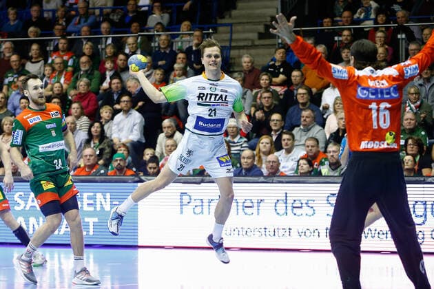 29 12 2019, xtgx, Handball Liqui Moly HBL, SC Magdeburg HSG Wetzlar emspor, v l Emil Frend Oefors Wetzlar, 21 throws goal, scorers, scored goal, goal, scores the goal GETEC Arena