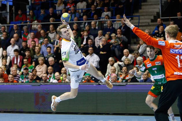 29 12 2019, xtgx, Handball Liqui Moly HBL, SC Magdeburg HSG Wetzlar emspor, v l Kristian Bjoernsen Wetzlar, 7 throws goal, scorer, scored goal, goal, scores the goal GETEC Arena