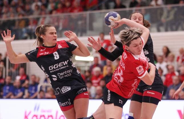 Handball 1 Bundesliga Women THC HSG Bensheim Auerbach Flames 29 12 2019, Erfurt, Riethsporthalle, Handball 1 Bundesliga Women, Season 2019 2020, Thüringer Handballclub, THC HSG Bensheim Auerbach Flames in the picture Lydia Jakubisova THC prevails