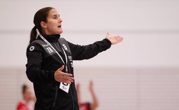 Handball 1 Bundesliga Women THC HSG Bensheim Auerbach Flames 29 12 2019, Erfurt, Riethsporthalle, Handball 1 Bundesliga Women, Season 2019 2020, Thüringer Handballclub, THC HSG Bensheim Auerbach Flames in the picture Coach Heike Ahlgrimm Bensheim