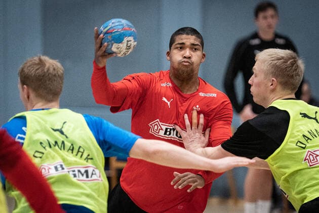 Mads Mensah for training with the mens handball team at the Idraettens Hus in Broendby, Monday 30 December 2019, Broendby Denmark,  Copyright: RitzauxScanpix NielsxChristianxVilmannx COP101 spdk20191230-115804-L