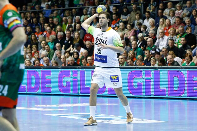 29 12 2019, xtgx, Handball Liqui Moly HBL, SC Magdeburg HSG Wetzlar emspor, v l Ole Forsell Schefvert Wetzlar, 25 GETEC Arena