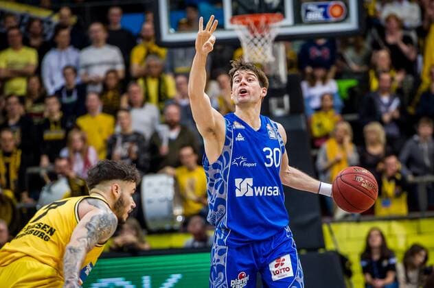 Joe Rahon FRAPORT SKYLINERS Frankfurt 30 Kostantin Konga MHP Riesen Ludwigsburg 7 at the game in the Basketball Bundesliga, MHP Riesen Ludwigsburg FRAPORT Skyliners Ludwigsburg 30 12 19 Basketball 14 Matchday , Ludwigsburg Baden Wuerttemberg Germany MHP Arena
