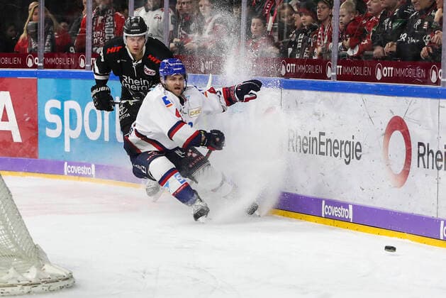 DEL Koelner Haie Adler Mannheim Koeln, 30 12 2019 Sebastian Uvira Koelner Haie 93 , Chad Billins Adler Mannheim 4 33 Matchday DEL Koelner Haie Adler Mannheim on 30 12 19 in the Lanxess Arena in Cologne Germany Copyright: xBEAUTIFULxSPORTS AxelxKohringx