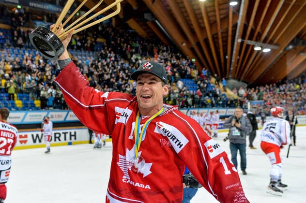 31 12 2019, Davos, Vaillant Arena, Spengler Cup Final Team Canada HC Ocelari Trinec, Scottie Upshall Team Canada celebrate after winning the Spengler Cup Davos Vaillant Arena Graubünden Switzerland Copyright: xJustPictures.ch AndreaxBrancax
