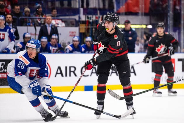 200102 Daniel Vladimir Tkac of Slovakia and Liam Foudy of Canada during the 2020 IIHF World Junior Championship quarterfinal between Canada and Slovakia on January 2, 2020 in Ostrava Photo Simon Hastegard BILDBYRAN kod SH 180169 ishockey ice hockey u20 jvm jvm 2020 jvm 19 20 iihf world junior championship world juniors bbeng kvartsfinal quarter final kanada slovakien,  Copyright: SIMONxHASTEGARD BB200102BB063