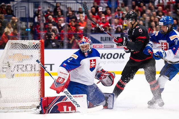 200102 Joe Valeno of Canada against goalkeeper Samuel Hlavaj and Samuel Knazko of Slovakia during the 2020 IIHF World Junior Championship quarterfinal between Canada and Slovakia on January 2, 2020 in Ostrava Photo Simon Hastegard BILDBYRAN code SH 180169 ice hockey ice hockey u20 jvm jvm 2020 jvm 19 20 iihf world junior championship world juniors bbeng quarterfinal quarter final canada slovakia,  Copyright: SIMONxHASTEGARD BB200102BB066