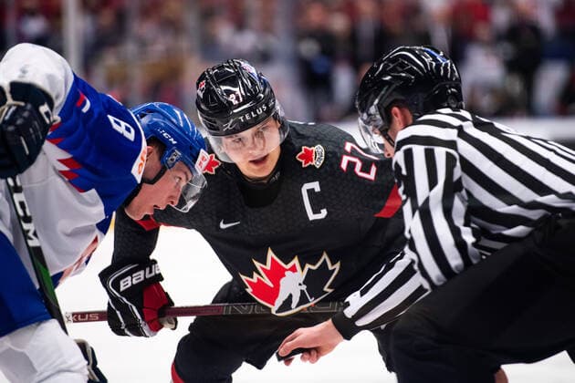 200102 Barrett Hayton of Canada during the 2020 IIHF World Junior Championship quarterfinal between Canada and Slovakia on January 2, 2020 in Ostrava Photo Simon Hastegard BILDBYRAN code SH 180169 ice hockey ice hockey u20 jvm jvm 2020 jvm 19 20 iihf world junior championship world juniors bbeng quarterfinal quarter final canada slovakia,  Copyright: SIMONxHASTEGARD BB200102BB067