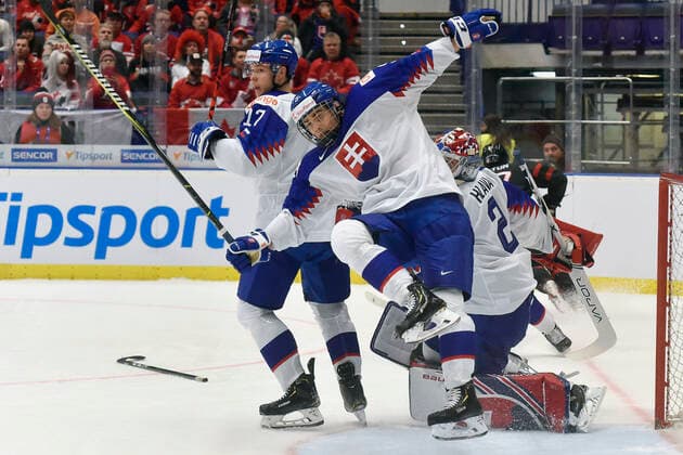 L-R Martin Vitalos, Marko Stacha and Samuel Hlavaj (all SVK) in action during the 2020 IIHF World Junior Ice hockey, Eishockey Championships quarterfinal match between Canada and Slovakia in Ostrava, Czech Republic, on January 2, 2020. (CTKxPhoto JaroslavxOzana) CTKPhotoP202001020449301  JAO 09