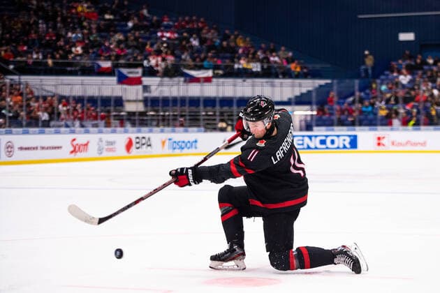 200102 Alexis Lafreniere of Canada during the 2020 IIHF World Junior Championship quarterfinal between Canada and Slovakia on January 2, 2020 in Ostrava Photo Simon Hastegard BILDBYRAN code SH 180169 ice hockey ice hockey u20 jvm jvm 2020 jvm 19 20 iihf world junior championship world juniors bbeng quarterfinal quarter final canada slovakia,  Copyright: SIMONxHASTEGARD BB200102BB097