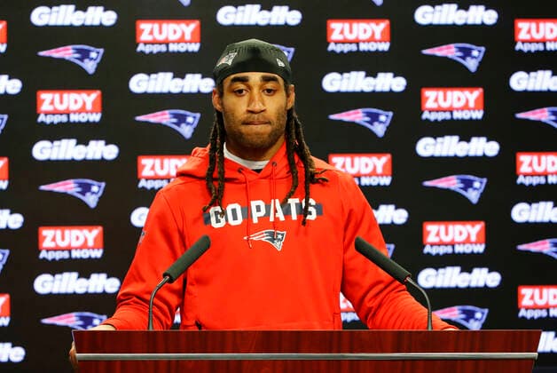 FOXBOROUGH, MA - JANUARY 02: New England Patriots cornerback Stephon Gilmore (24) listens to a question during press conferences in advance of the AFC Wild Card Game between the New England Patriots and the Tennessee Titans on January 2, 2020, at Gillette Stadium in Foxborough, Massachusetts. (Photo by Fred Kfoury III Icon Sportswire) NFL, American Football Herren, USA JAN 02 Patriots press conference, PK, Pressekonferenz Icon482200102008