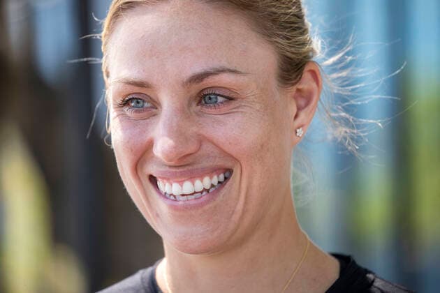 (RETRANSMISSION) ANGELIQUE KERBER PHOTO OPP, Three time Grand Slam winner and world No. 20 Angelique Kerber of Germany speaks to media at Kangaroo Point in Brisbane, Friday, January 3, 2020. ( NO ARCHIVING, EDITORIAL USE ONLY, NO USE IN BOOKS WITHOUT CONSENT BRISBANE QUEENSLAND AUSTRALIA  Copyright: xGLENNxHUNTx 20200103001440130526