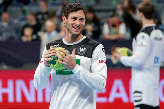 Uwe Gensheimer DHB, 3 , on the ball, single picture, action, action, joy, friendly, happy, radiant, optimistic, 04 01 2020, Mannheim Germany, handball, international, Germany Iceland xozx