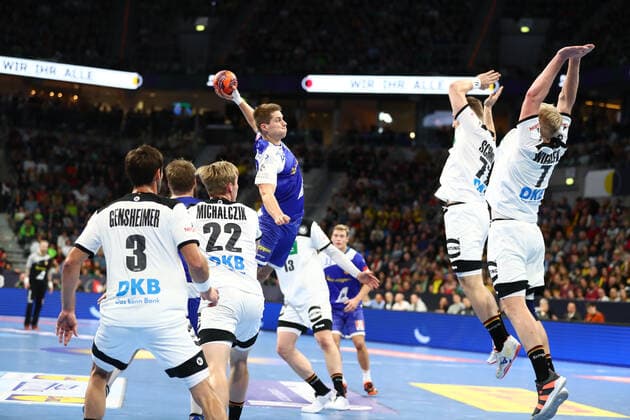 Arnor Thor Gunnarsson Iceland against Uwe Gensheimer Germany , Marian Michalczik Germany , David Schmidt Germany and Patrick Wiencek Germany , Germany vs. Iceland, Handball, International, 04 01 2020 Photographer Neis Eibner Germany vs. Iceland, Handball, International, 04 01 2020 Mannheim Copyright: xNeisx Eibner-Pressefotox EP_ans