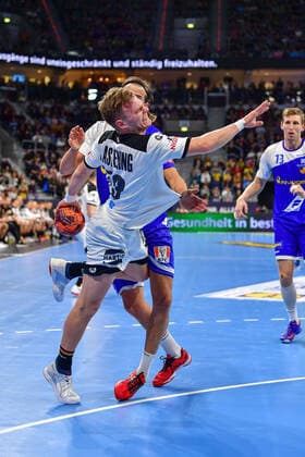 German Handball Federation DHB test match 04 01 2020, Germany Iceland, SAP Arena, Mannheim Timo Kastening Germany, 73 breakthrough outfield player wing attack goal shot goal success, 04 01 2020, Mannheim Germany, Handball, international, Germany Iceland xshx