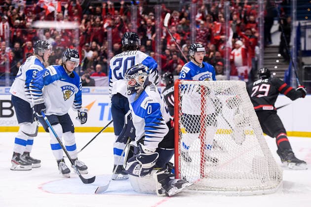 200104 Goalkeeper Justus Annunen of Finland looks dejected after 2 0 by Alexis Lafreniere of Canada during the 2020 IIHF World Junior Championship semifinal game between Canada and Finland on January 4, 2020 in Ostrava Photo Simon Hastegard BILDBYRAN kod SH 180173 ishockey ice hockey u20 jvm jvm 2020 jvm 19 20 iihf world junior championship world juniors bbeng semifinal kanada depp,  Copyright: SIMONxHASTEGARD BB200104ZQ008