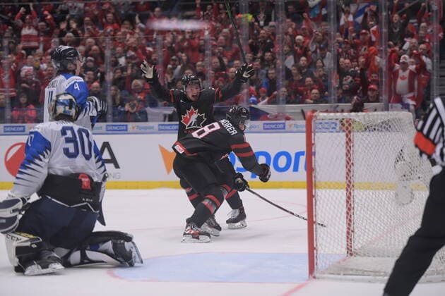 200104 Aidan Dudas and Ty Dellandrea of Canada celebrate after 4 0 during the 2020 IIHF World Junior Championship semifinal game between Canada and Finland on January 4, 2020 in Ostrava Photo Simon Hastegard BILDBYRAN kod SH 180173 ishockey ice hockey u20 jvm jvm 2020 jvm 19 20 iihf world junior championship world juniors bbeng semifinal kanada jubel,  Copyright: SIMONxHASTEGARD BB200104ZL019