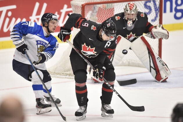 L-R KRISTIAN TANUS of Finland and JOE VELENO of Canada in action during the 2020 IIHF World Junior Ice hockey, Eishockey Championships semifinal match between Canada and Finland in Ostrava, Czech Republic, on January 4, 2020. (CTKxPhoto JaroslavxOzana) CTKPhotoP202001040444901  _JAO6726