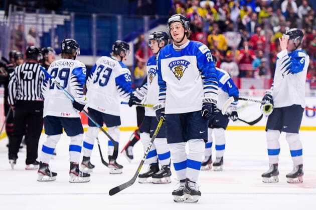 200104 Sampo Ranta of Finland looks dejected after 5 0 during the 2020 IIHF World Junior Championship semifinal game between Canada and Finland on January 4, 2020 in Ostrava Photo Simon Hastegard BILDBYRAN kod SH 180173 ishockey ice hockey u20 jvm jvm 2020 jvm 19 20 iihf world junior championship world juniors bbeng semifinal kanada jubel,  Copyright: SIMONxHASTEGARD BB200104ZY015