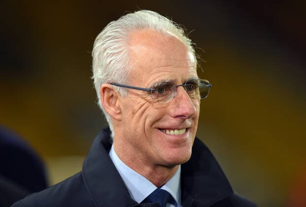 Fußball, Trainerhistorie Wolverhampton Wanderers von 1877 bis heute Mick McCarthy former Manager Wolverhampton Wanderers doing TV work for BT TV before the start of the FA Cup match at Molineux, Wolverhampton. Picture date: 4th January 2020. Picture credit should read: Robin Parker Sportimage EDITORIAL USE ONLY. No use with unauthorised audio, video, data, fixture lists, club league logos or live services. Online in-match use limited to 120 images, no video emulation. No use in betting, games or single club league player publications. SPI-0411-0055