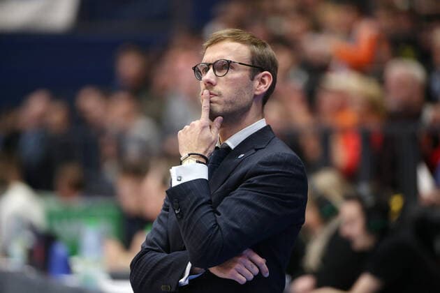 040120 Weißenfels Saxony Anhalt Sports Basketball Bundesliga Central Germany BC MBC The Wolves Syntainics Bay Medi Bayreuth Björn Harmsen Trainer MBC