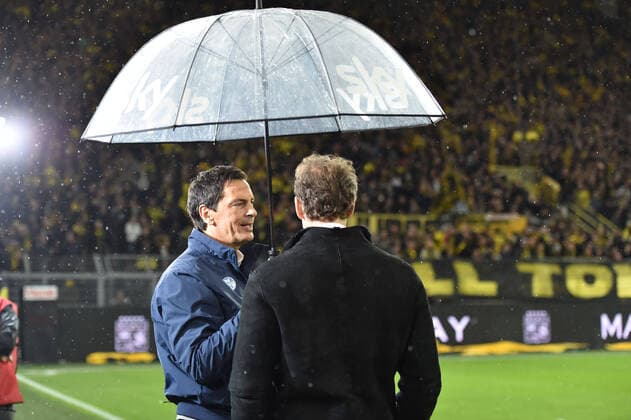 17.12.2019, Fussball GER, Saison 2019 2020, 1. Bundesliga, 16. Spieltag, Borussia Dortmund - RB Leipzig 3:3, Sky Moderator Sebastian Hellemann mit Jens Lehmann, re. Dortmund Nordrhein Westfalen Deutschland *** 17 12 2019, Football GER, Season 2019 2020, 1 Bundesliga, 16 Matchday, Borussia Dortmund RB Leipzig 3 3, Sky Sport presenter Sebastian Hellemann with Jens Lehmann, re Dortmund North Rhine-Westphalia Germany Team2