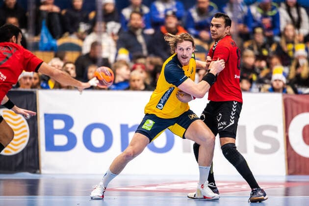 200105 Swedens Jesper Nielsen and Egypts Mohamed Mahmoud during the handball training match between Sweden and Egypt on January 5, 2020 in Jönköping,  Copyright: JÖRGENxJARNBERGER BB200105JJ011