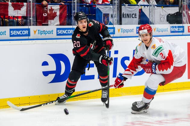 200105 Dawson Mercer of Canada and Danil Zhuravlyov of Russia during the 2020 IIHF World Junior Championship gold medal game between Canada and Russia on January 5, 2020 in Ostrava Photo Simon Hastegard BILDBYRAN kod SH 180176 ishockey ice hockey u20 jvm jvm 2020 jvm 19 20 iihf world junior championship world juniors bbeng final kanada ryssland,  Copyright: SIMONxHASTEGARD BB200105ZJ013