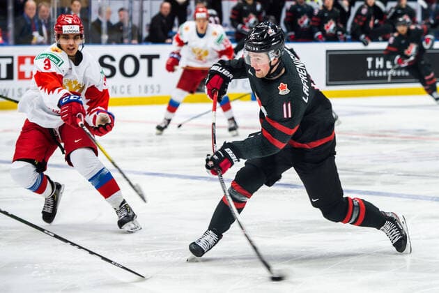 200105 Danila Galenyuk of Russia and Alexis Lafreniere of Canada during the 2020 IIHF World Junior Championship gold medal game between Canada and Russia on January 5, 2020 in Ostrava Photo Simon Hastegard BILDBYRAN kod SH 180176 ishockey ice hockey u20 jvm jvm 2020 jvm 19 20 iihf world junior championship world juniors bbeng final kanada ryssland,  Copyright: SIMONxHASTEGARD BB200105ZM008