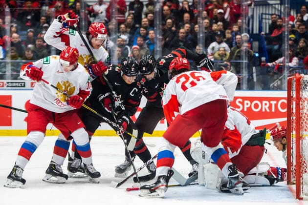 200105 Barrett Hayton and Dylan Cozens of Canada during the 2020 IIHF World Junior Championship gold medal game between Canada and Russia on January 5, 2020 in Ostrava Photo Simon Hastegard BILDBYRAN kod SH 180176 ishockey ice hockey u20 jvm jvm 2020 jvm 19 20 iihf world junior championship world juniors bbeng final kanada ryssland,  Copyright: SIMONxHASTEGARD BB200105ZF014